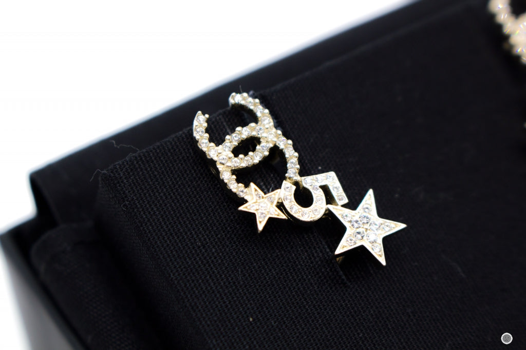 Top Quality Chanel AB8071B7810 Crystal CC Logo With Stars And Five   Gold / NH432 Metal 3.5CMX1CM Earrings Ghw
