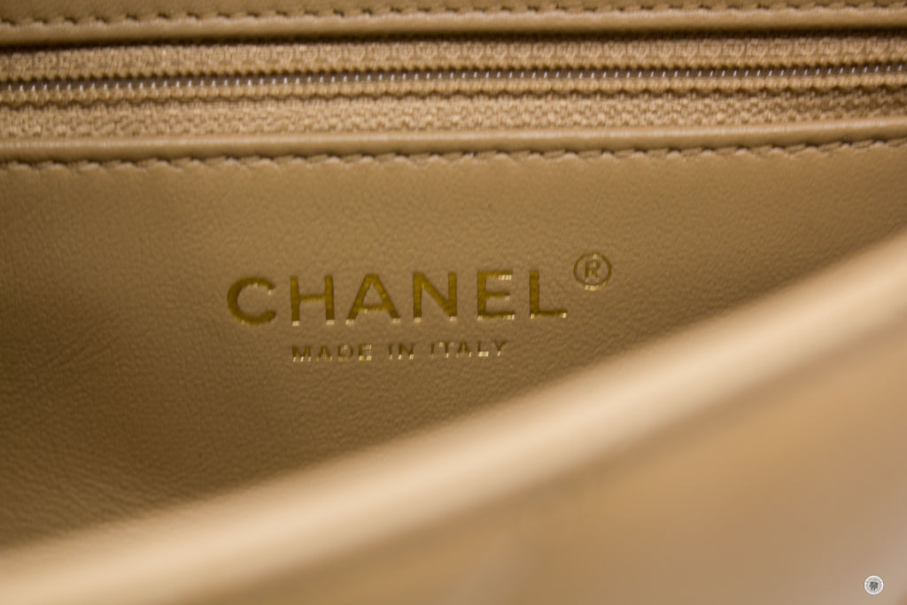 Top Quality Chanel AS3457 B08840  Mini Flap Bag With Heart Charms BJ523 / Beige Lambskin Shoulder Bags Gbhw