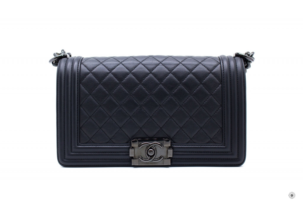 Top Quality Chanel A67086 Medium Boy Black / 94305 Calfskin Shoulder Bags Bkhw
