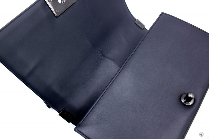 Top Quality Chanel A67086 Medium Boy Black / 94305 Calfskin Shoulder Bags Bkhw