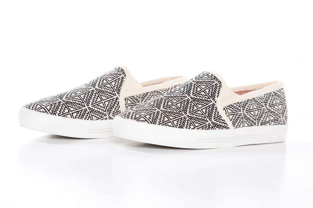 Joie Canvas Beige & Black Embroidered Sneakers SZ 40 Sale