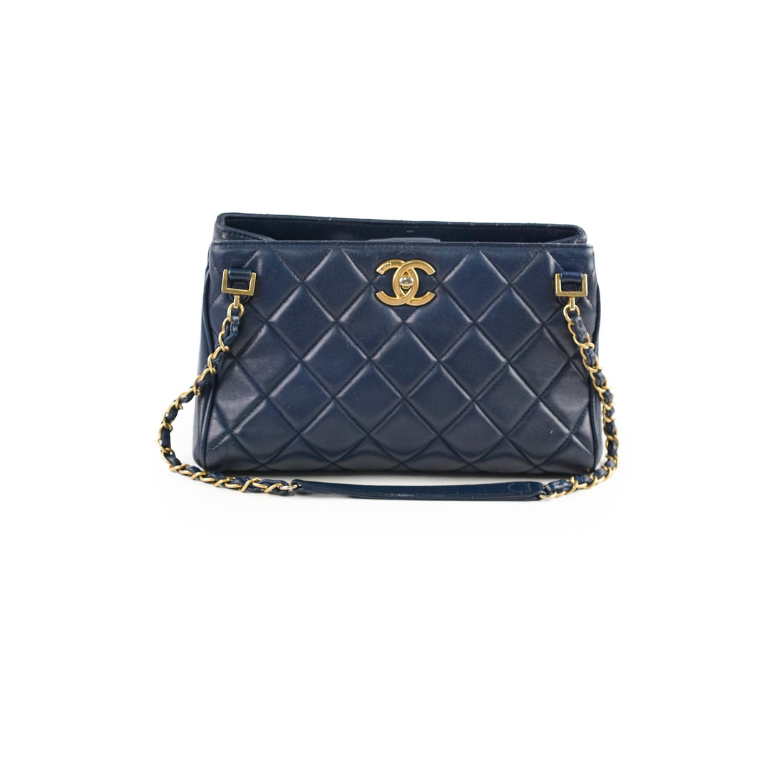 Top Quality Chanel Seasonal Shoulder Bag Navy