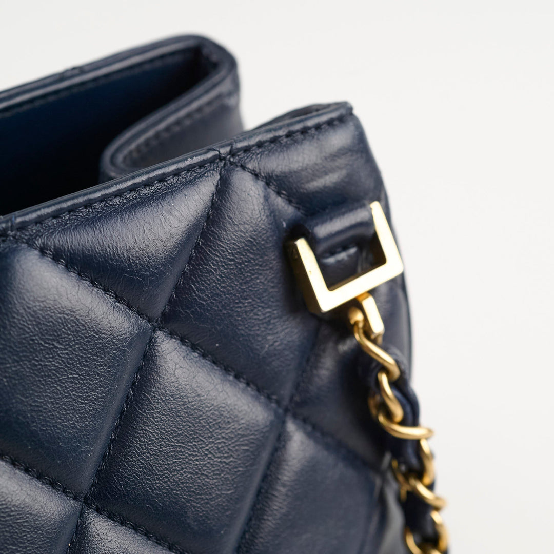 Top Quality Chanel Seasonal Shoulder Bag Navy