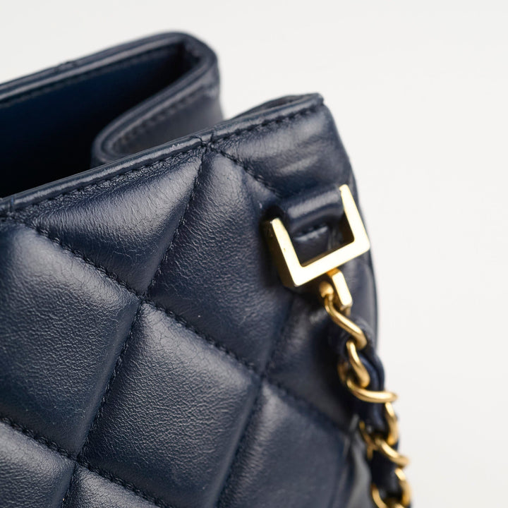 Top Quality Chanel Seasonal Shoulder Bag Navy