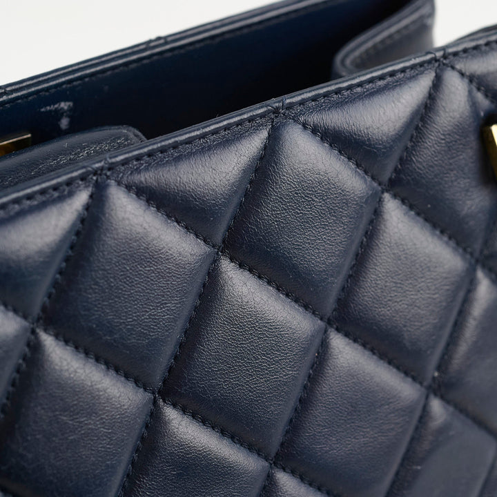 Top Quality Chanel Seasonal Shoulder Bag Navy
