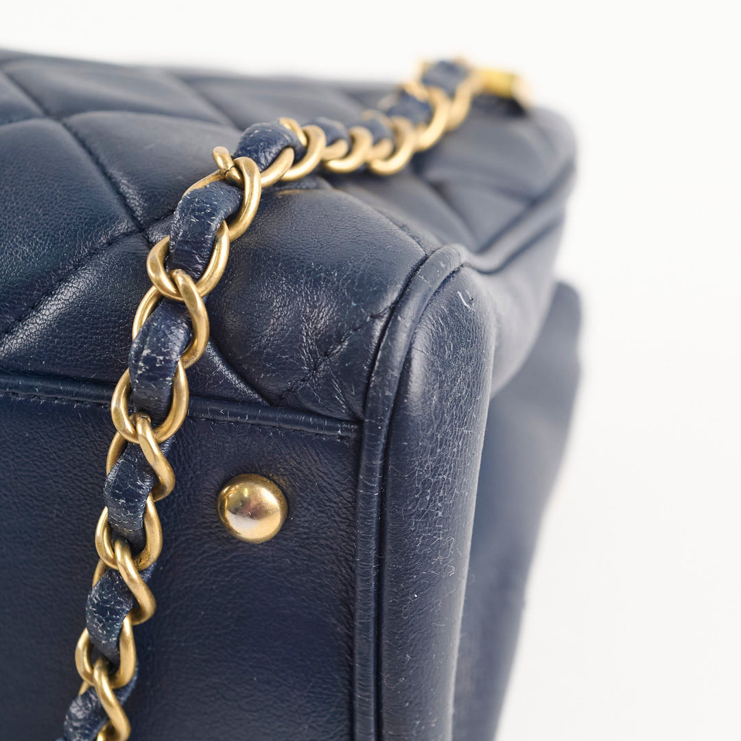 Top Quality Chanel Seasonal Shoulder Bag Navy