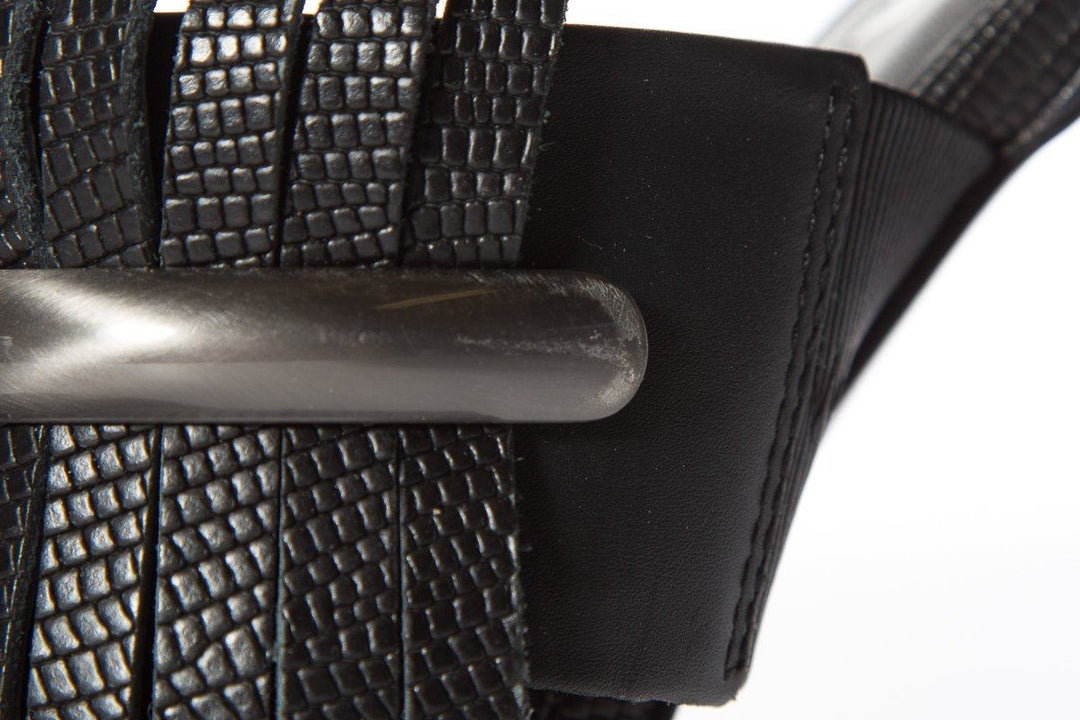 L.A.M.B. Black Textured Leather Sandals SZ 6.5 Sale
