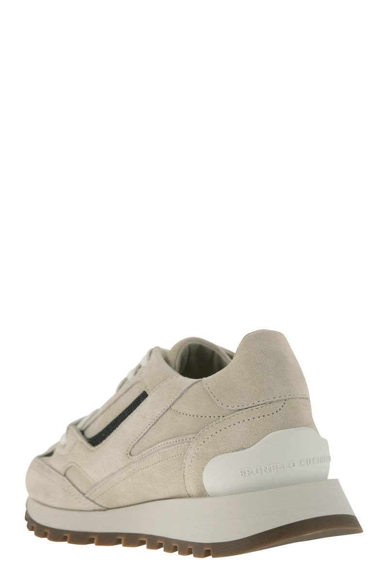RUNNER IN CAMOSCIO CON PRECIOUS CONTOUR