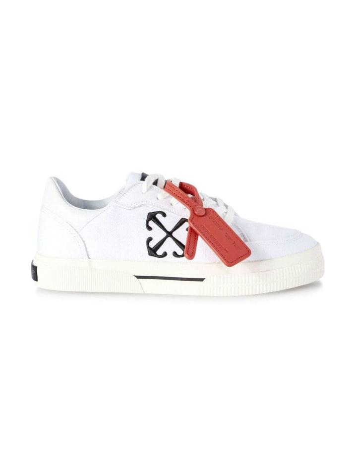 LOW  VULCANIZED SNEAKER