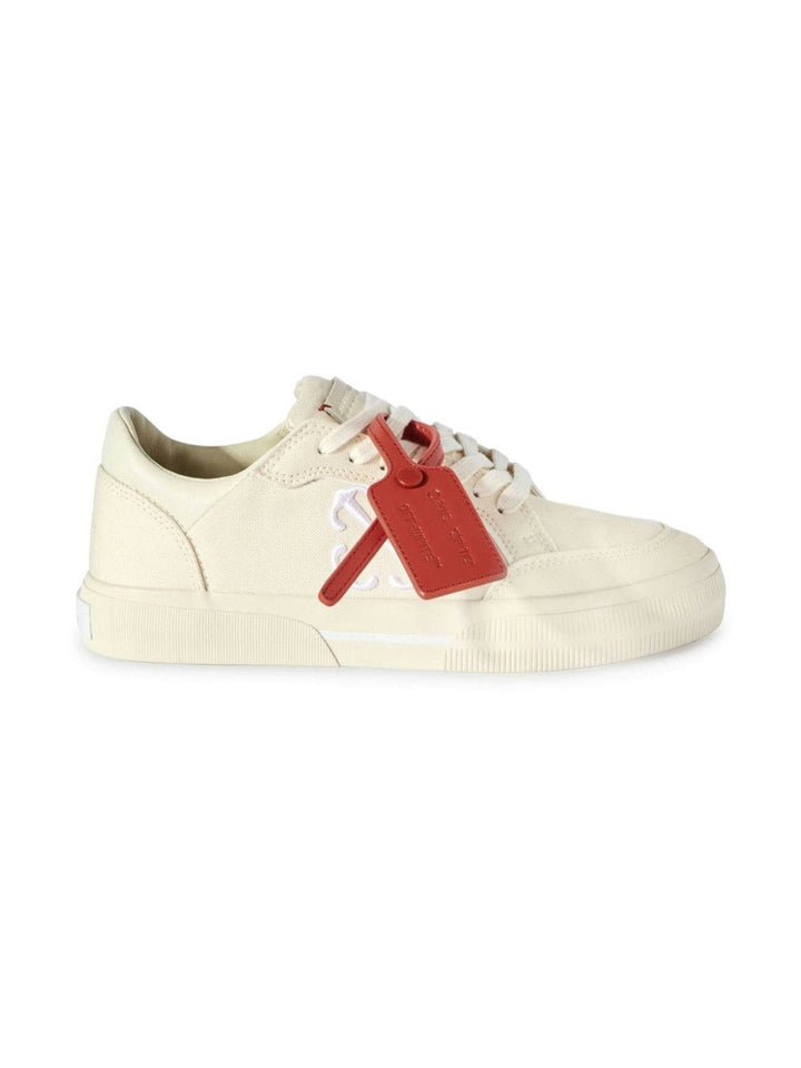 LOW VULCANIZEC SNEAKER