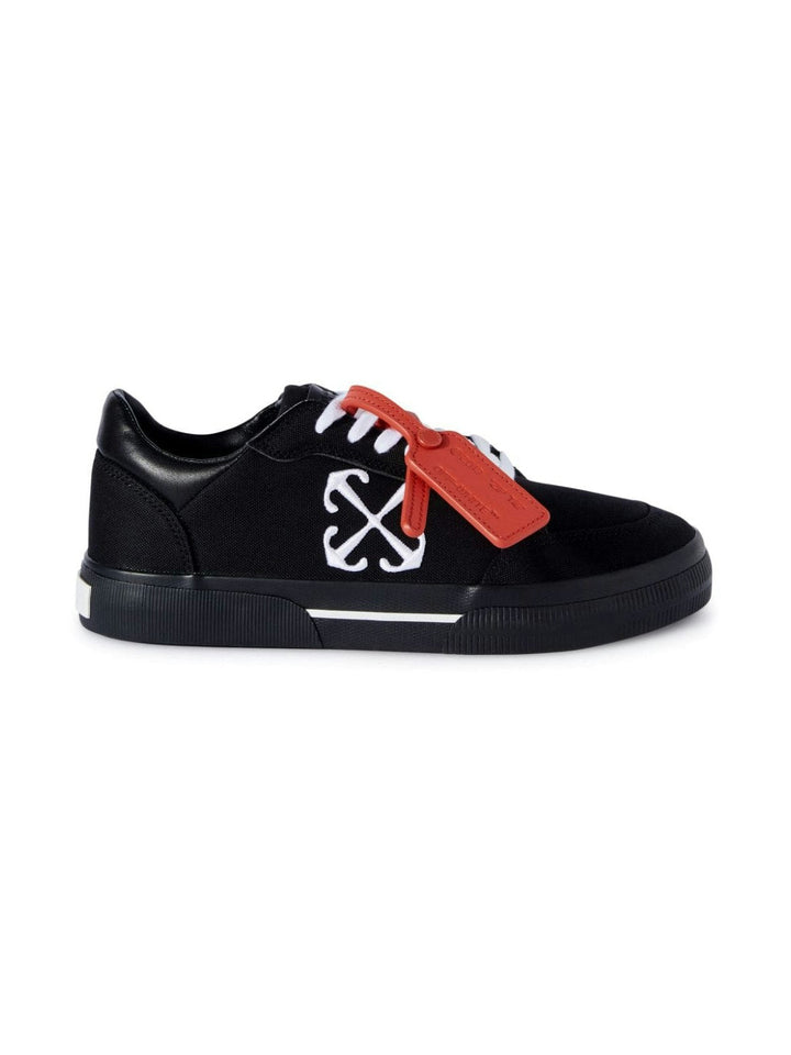 LOW VULCANIZEC SNEAKER