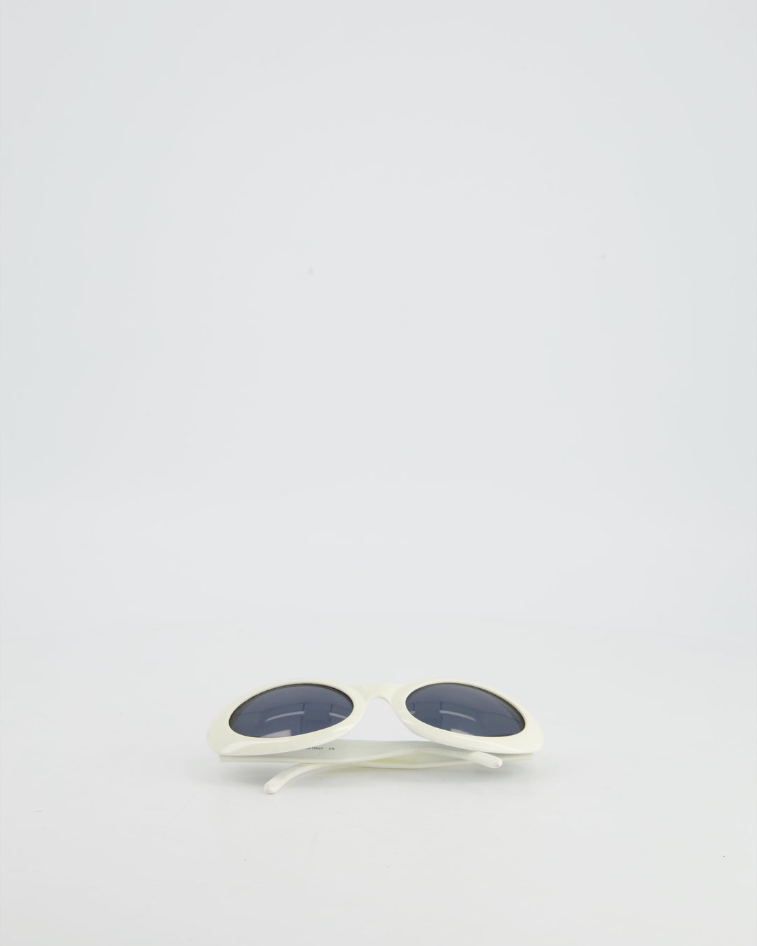 Gucci White Oval Sunglasses with Logo Detail