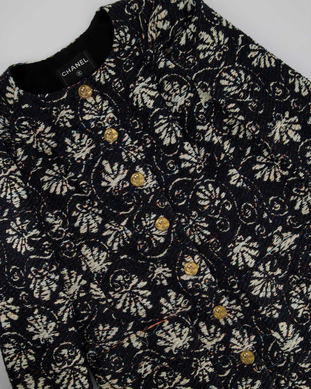 *HOT* Top Quality Chanel 18C Navy Tweed Jacket with White Floral Embroideries and Crystal Bronze Buttons FR 42 (UK 14) RRP ¬£4800
