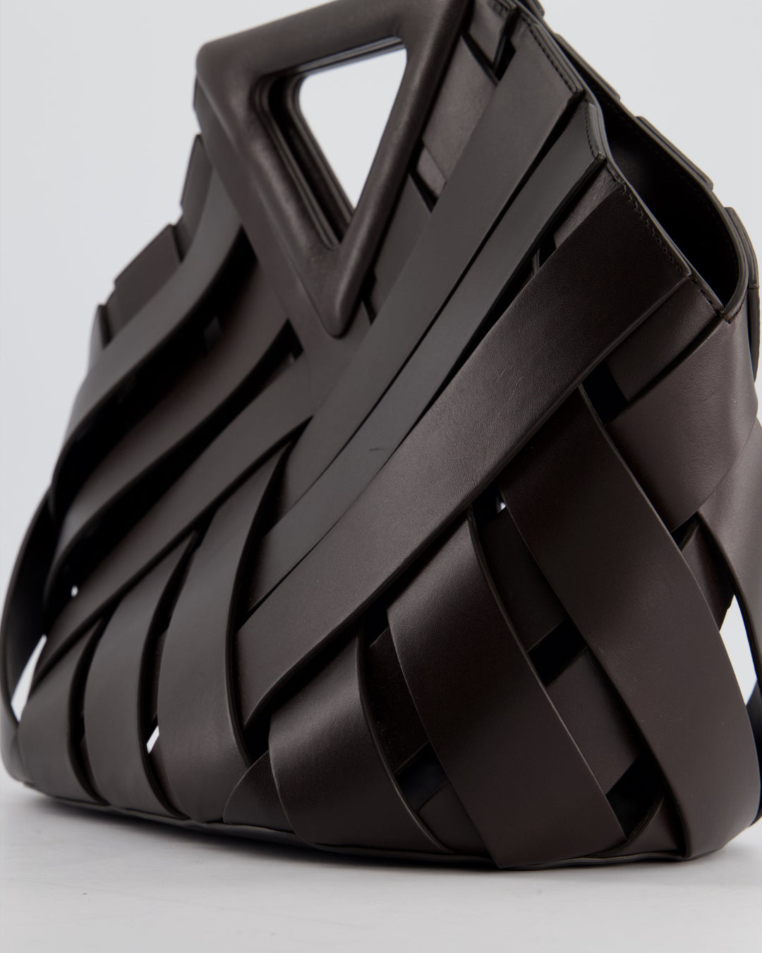 *FIRE PRICE* Bottega veneta Chocolate Medium Intreccio Point Bag in Calfskin Leather with Leather Hardware RRP £2750