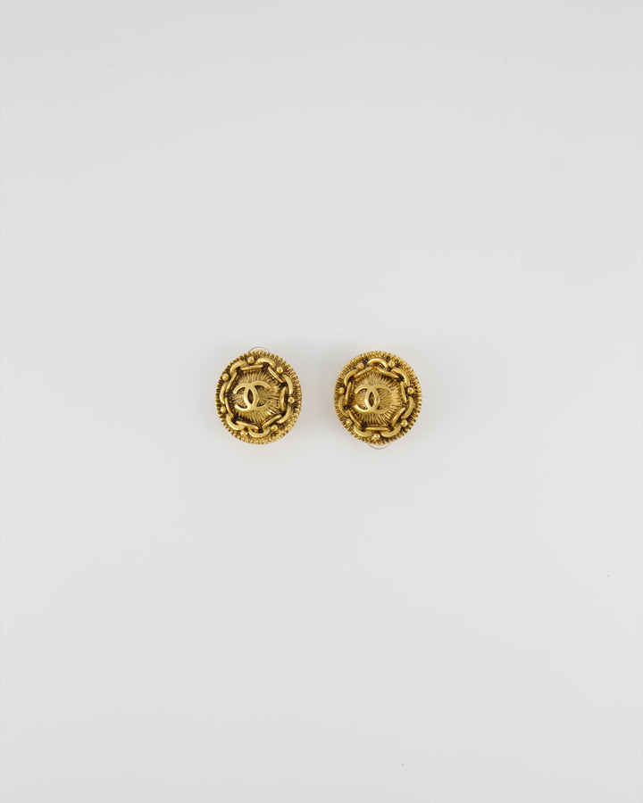 Top Quality Chanel Vintage Yellow Gold Round Abstract CC Logo Clip On Earrings