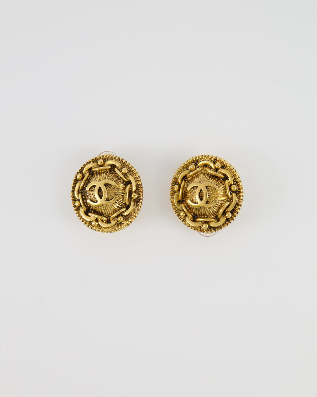 Top Quality Chanel Vintage Yellow Gold Round Abstract CC Logo Clip On Earrings