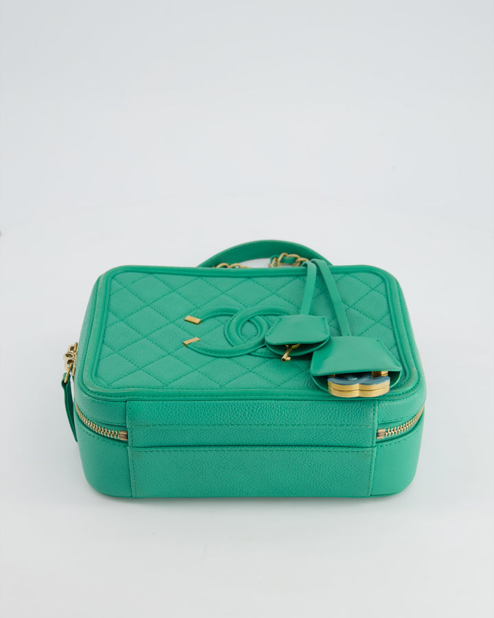*HOT* Top Quality Chanel Mint Green Medium CC Vanity Case Bag in Caviar Leather with Brushed Gold Hardware