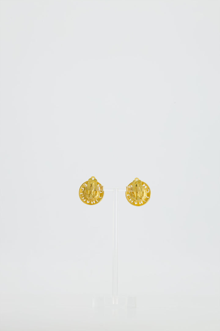 Top Quality Chanel Vintage Yellow Gold with Blue Pearl Round Clip-On Earrings with CC Logo