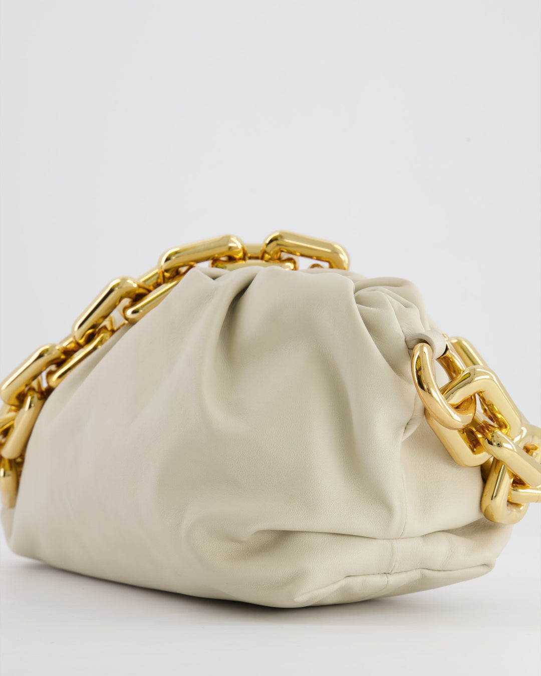 *FIRE PRICE* Top Quality Bottega Veneta Cream Leather Chain Pouch Bag with Gold Hardware RRP £2,850