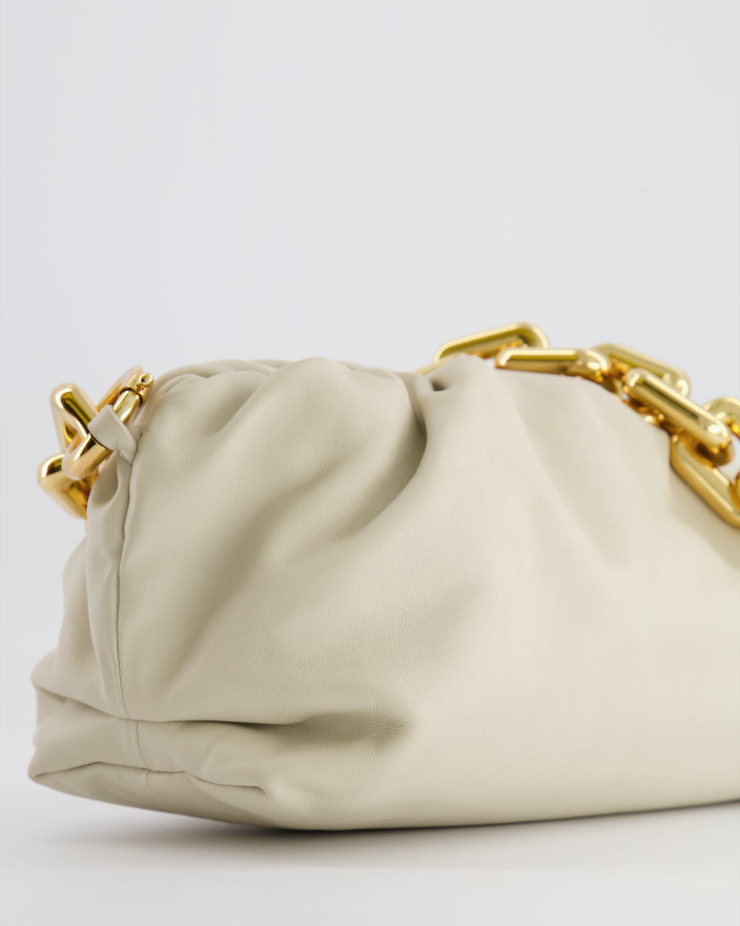 *FIRE PRICE* Top Quality Bottega Veneta Cream Leather Chain Pouch Bag with Gold Hardware RRP £2,850