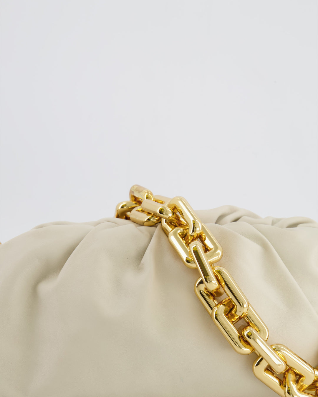 *FIRE PRICE* Top Quality Bottega Veneta Cream Leather Chain Pouch Bag with Gold Hardware RRP £2,850