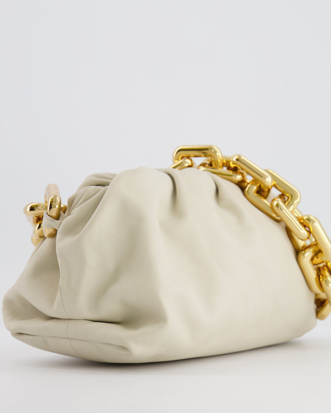 *FIRE PRICE* Bottega veneta Cream Leather Chain Pouch Bag with Gold Hardware RRP £2,850