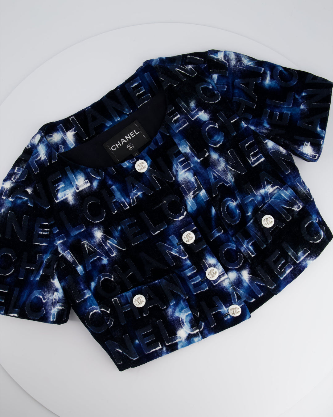 *HOT* Top Quality Chanel 21C Short Sleeve Jacket in Blue Logo Velvet with White Enamel & Crystal CC Button Detail Size FR 42 (UK 14)