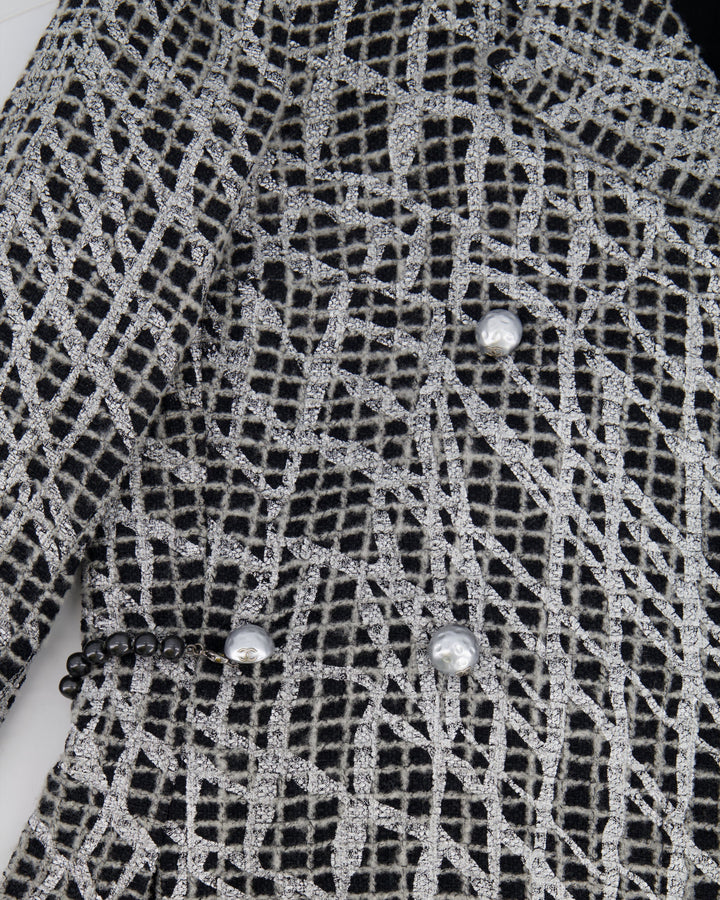 Top Quality Chanel Black and Silver Metallic Tweed Jacket with CC Buttons and Removable Pearl Detail Size FR 38 (UK 10)