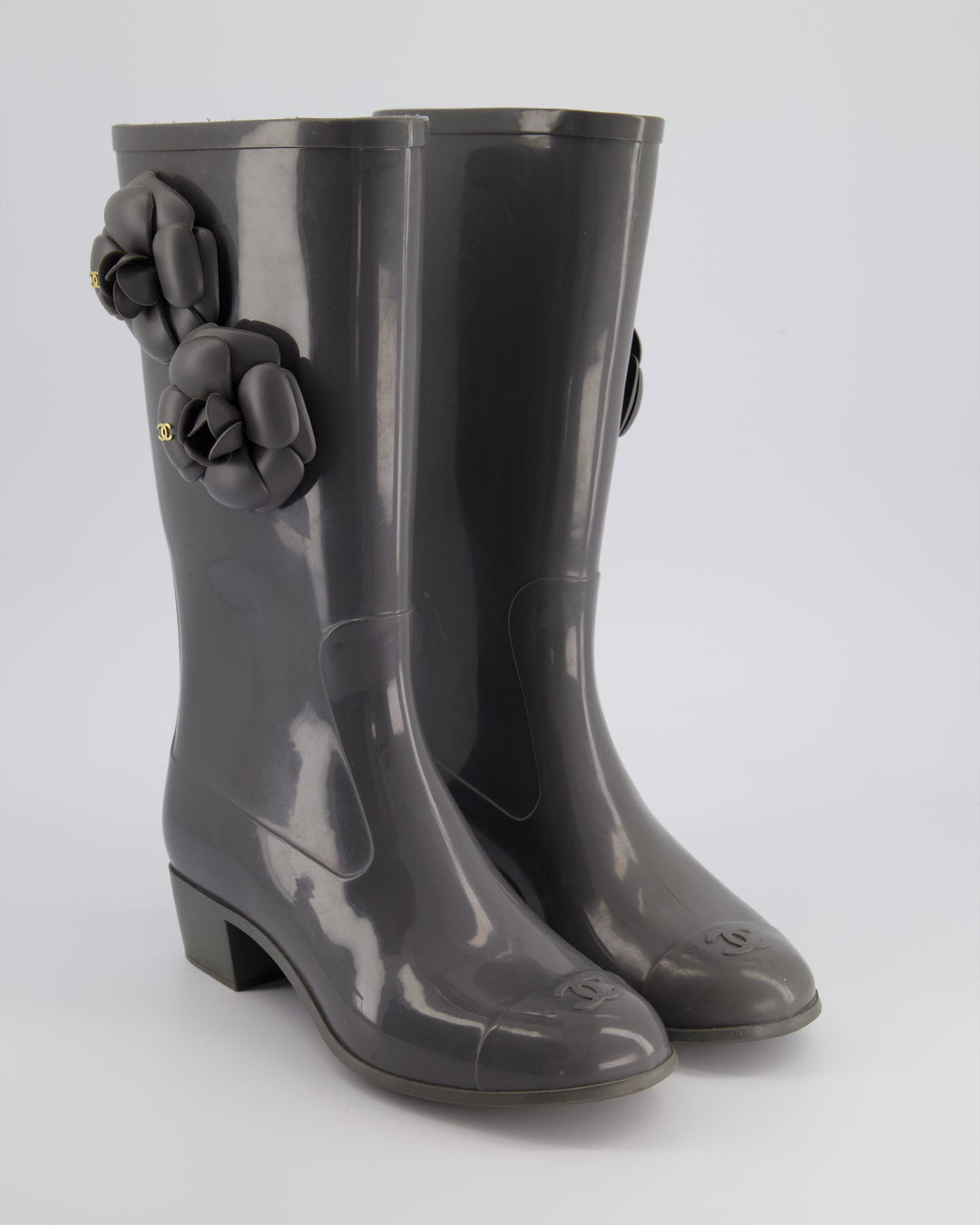 Top Quality Chanel Stone Grey Rubber Rain Boots with Camelia & CC Logo Detail Size EU 37
