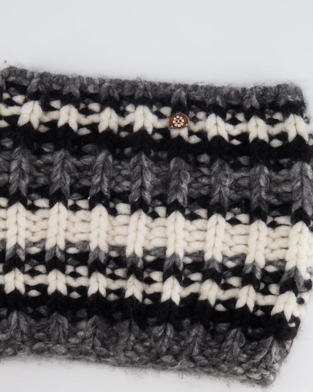 Top Quality Chanel Black and White Striped Knit Collar Scarf with Logo Detail Size S (UK 8)