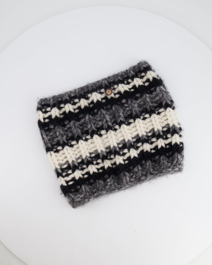 Top Quality Chanel Black and White Striped Knit Collar Scarf with Logo Detail Size S (UK 8)