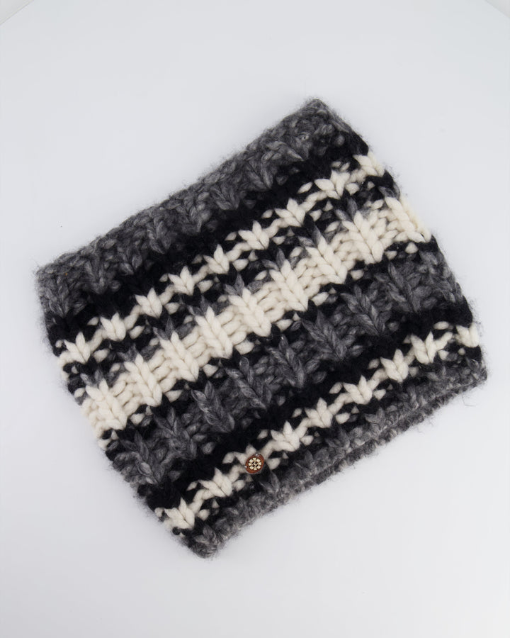 Top Quality Chanel Black and White Striped Knit Collar Scarf with Logo Detail Size S (UK 8)