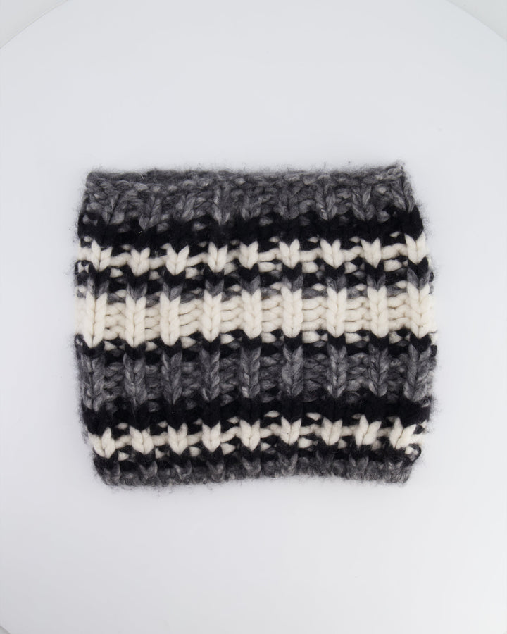 Top Quality Chanel Black and White Striped Knit Collar Scarf with Logo Detail Size S (UK 8)