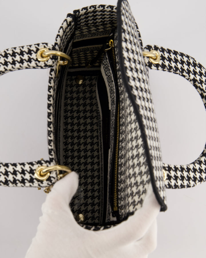 *RARE* Christian Top quality Dior Black & White Houndstooth Medium Lady Top quality Dior Bag in Canvas with Champagne Gold Hardware