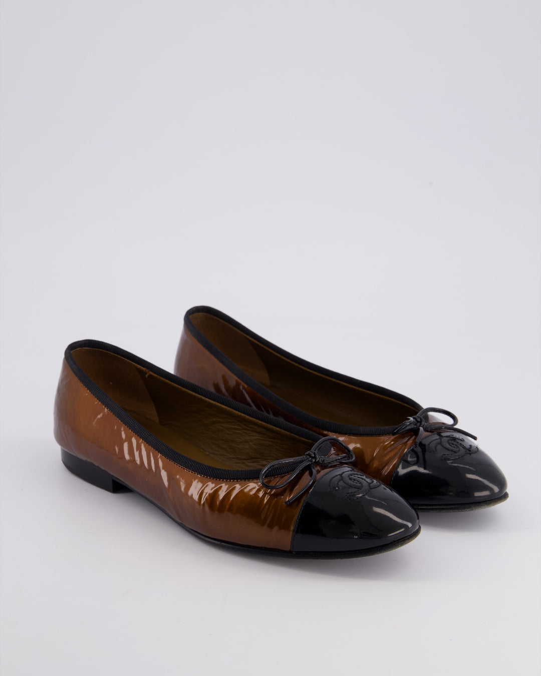 Top Quality Chanel Gold, Black Patent Ballet Flats with CC Logo Detail Size EU 37.5