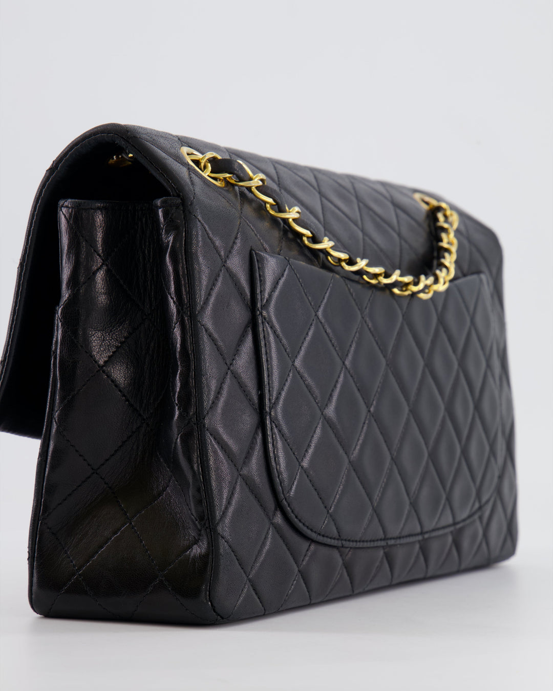 Top Quality Chanel Vintage Black Medium Classic Single Flap Bag in Lambskin Leather with 24K Gold Hardware