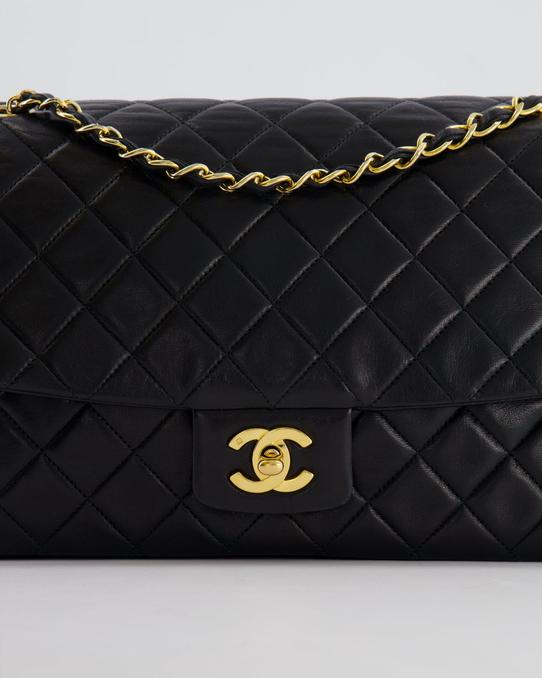 Top Quality Chanel Vintage Black Medium Classic Single Flap Bag in Lambskin Leather with 24K Gold Hardware