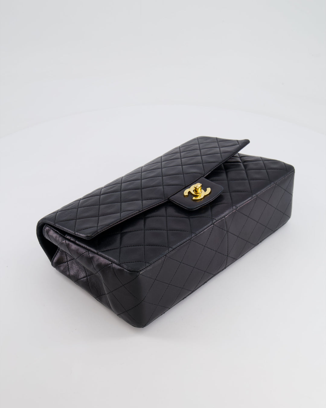 Top Quality Chanel Vintage Black Medium Classic Single Flap Bag in Lambskin Leather with 24K Gold Hardware