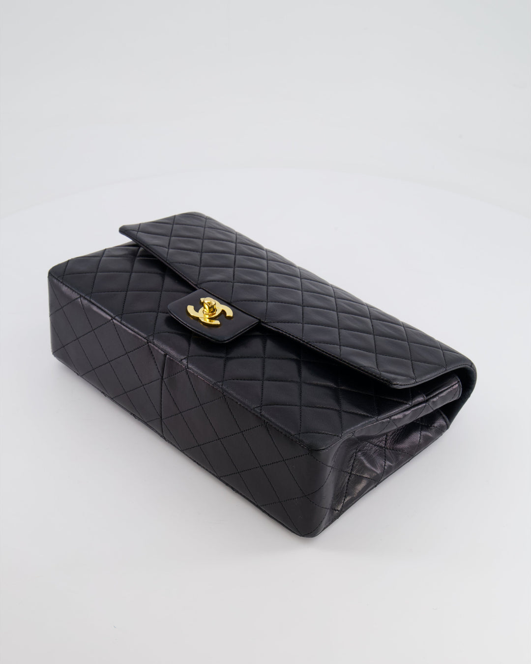 Top Quality Chanel Vintage Black Medium Classic Single Flap Bag in Lambskin Leather with 24K Gold Hardware