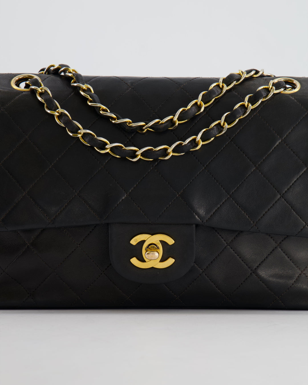 Top Quality Chanel Vintage Black Medium Classic Double Flap Bag in Lambskin Leather with 24K Gold Hardware