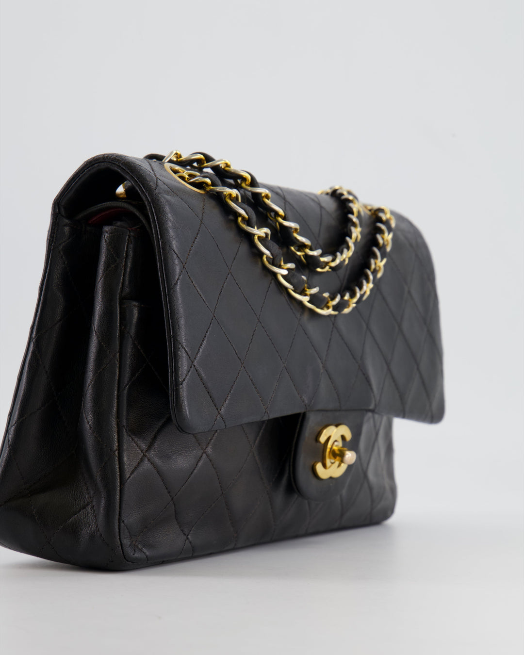 Top Quality Chanel Vintage Black Medium Classic Double Flap Bag in Lambskin Leather with 24K Gold Hardware