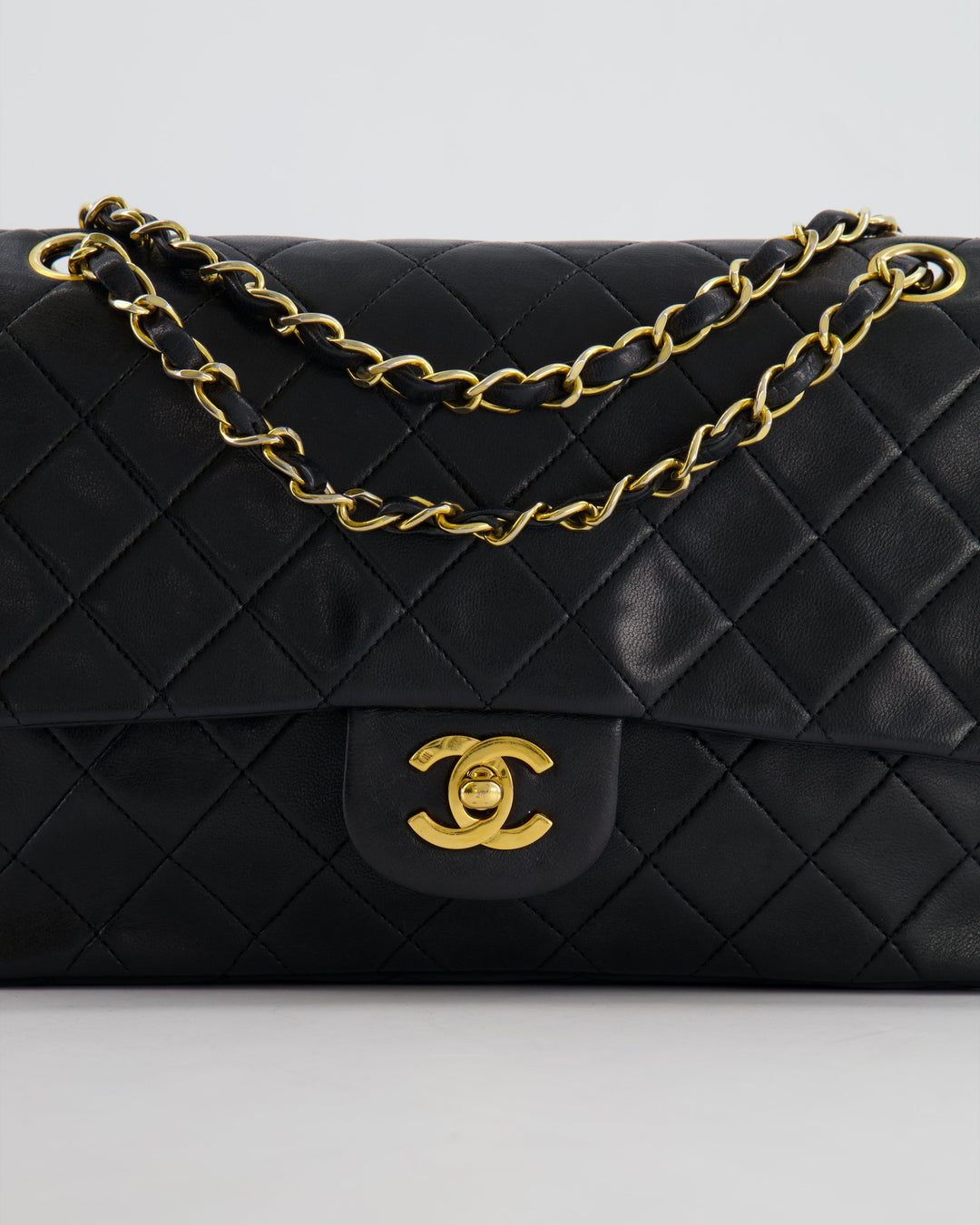 Top Quality Chanel Vintage Black Medium Classic Double Flap Bag in Lambskin Leather with 24K Gold Hardware