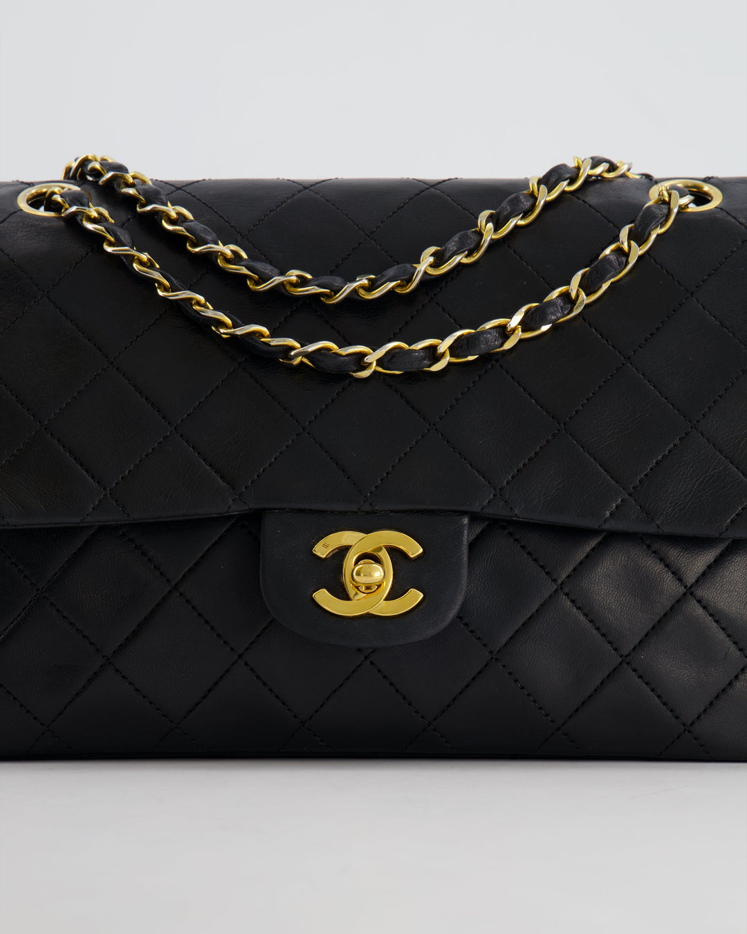 Top Quality Chanel Vintage Black Medium Classic Double Flap Bag in Lambskin Leather with 24K Gold Hardware
