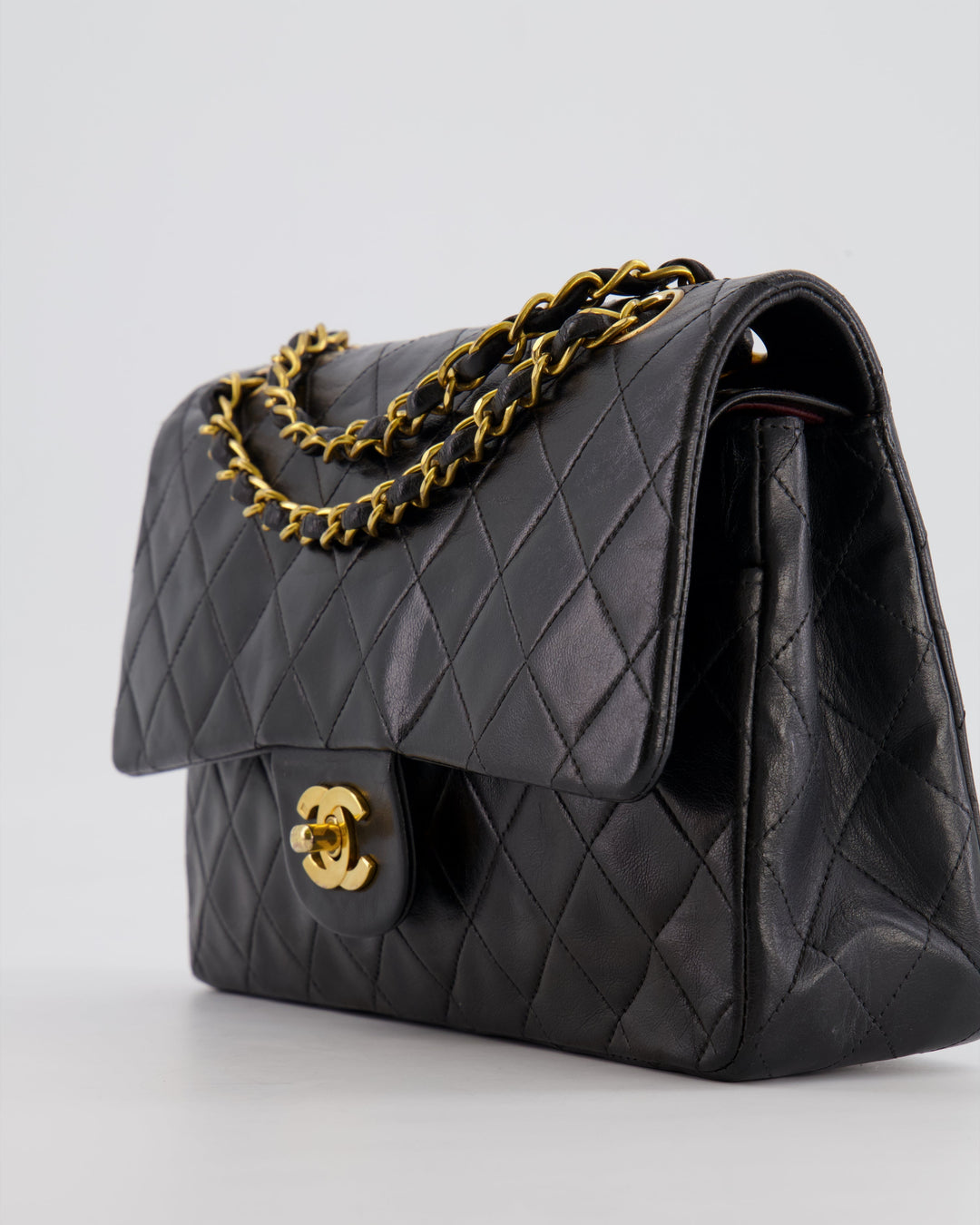 Top Quality Chanel Vintage Black Medium Classic Double Flap Bag in Lambskin Leather with 24K Gold Hardware