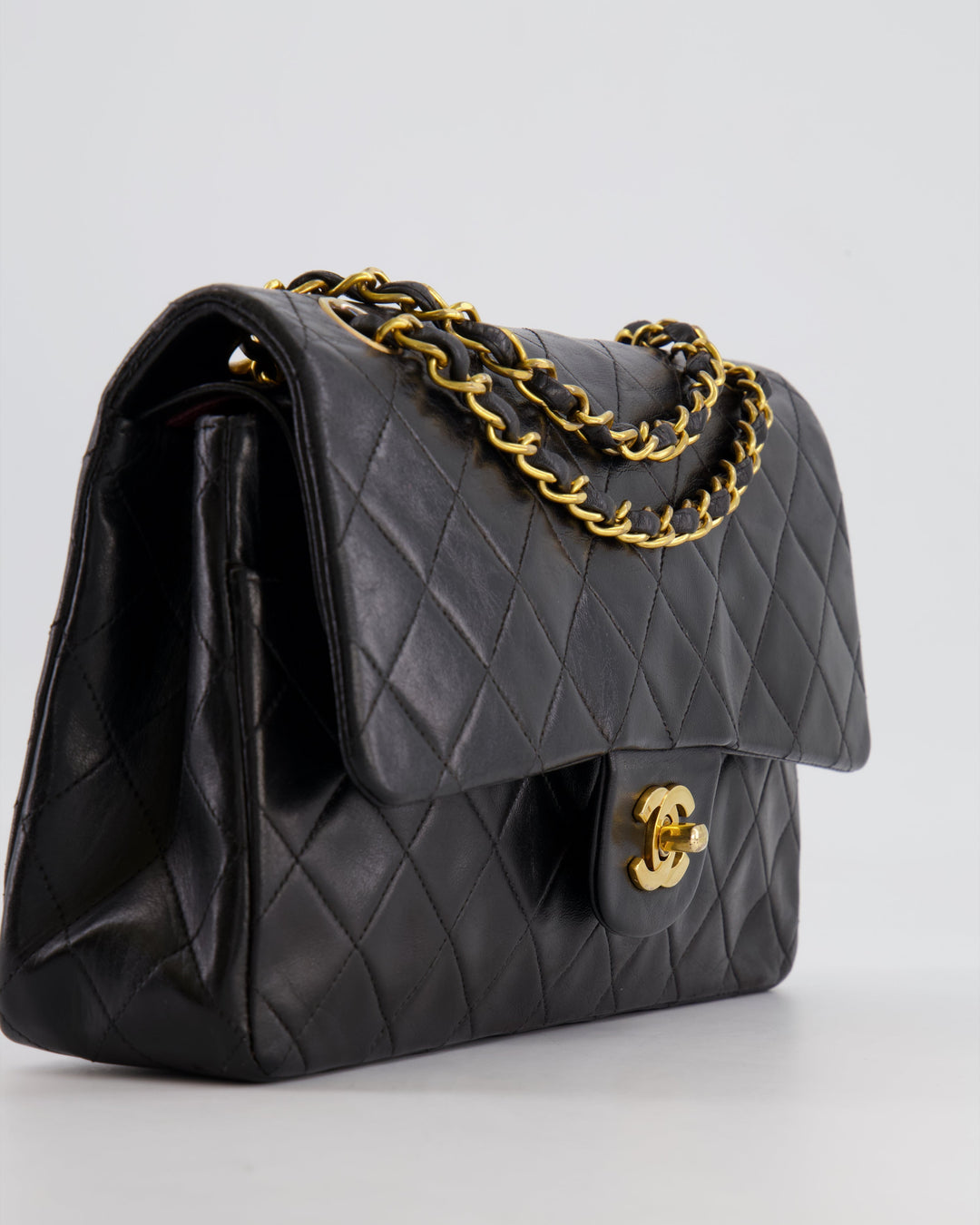 Top Quality Chanel Vintage Black Medium Classic Double Flap Bag in Lambskin Leather with 24K Gold Hardware