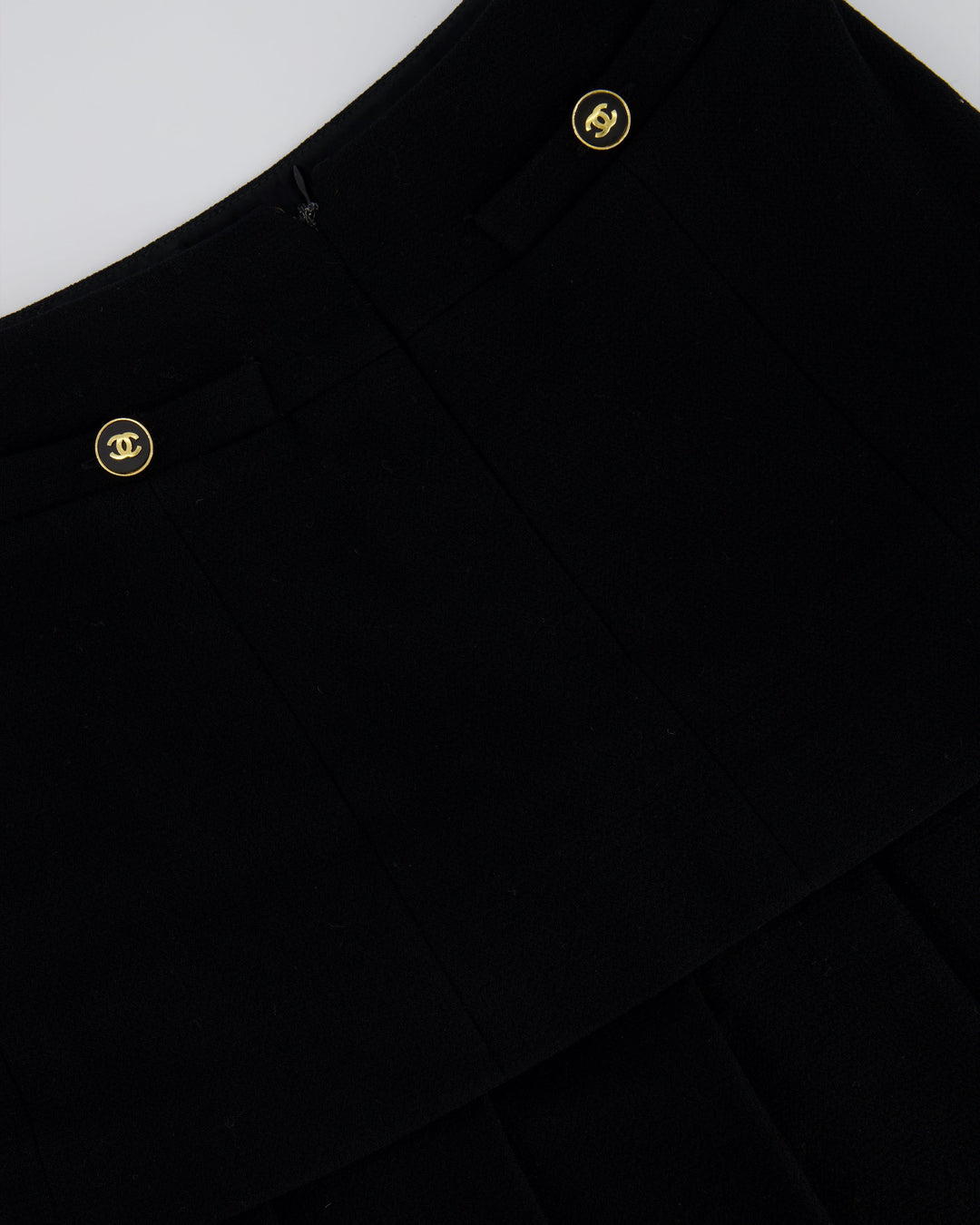Top Quality Chanel Black Pleated Panel Skirt with Gold CC Back Pocket Button Detail Size FR 36/38 (UK 8-10)