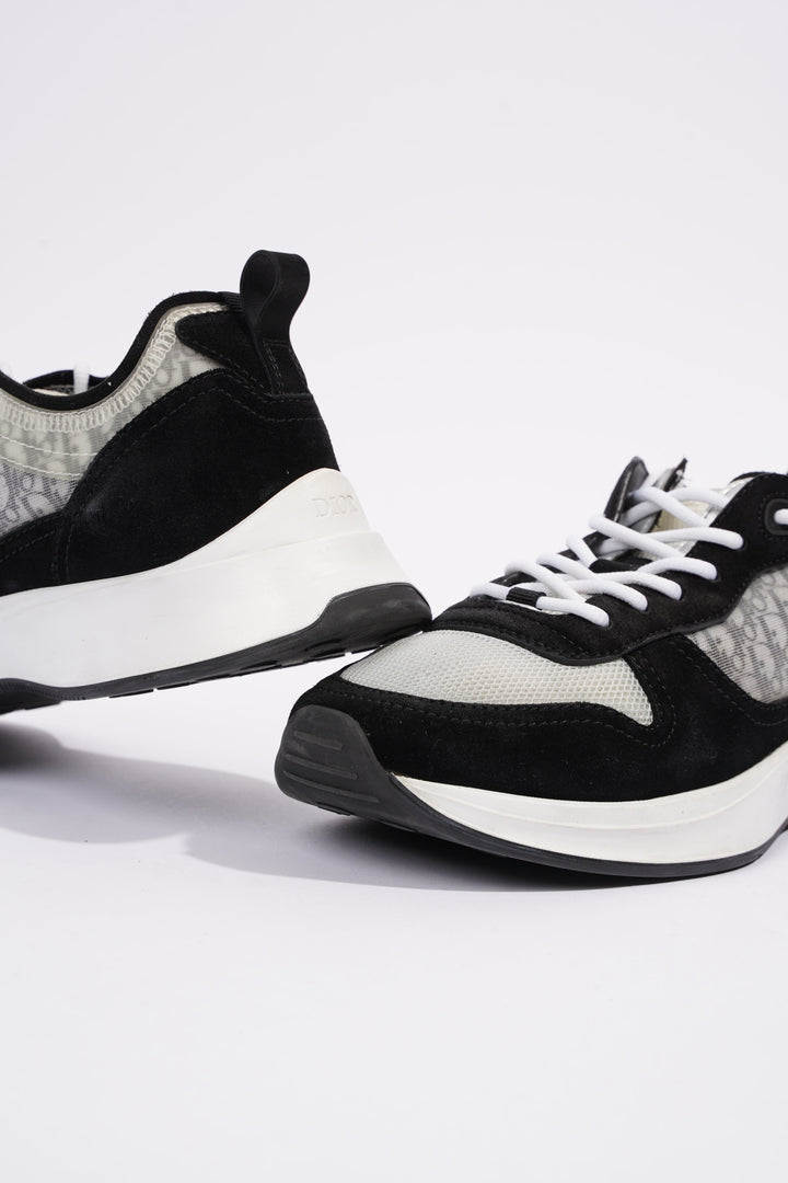 Christian Dior B25 Black / White / Black Oblique Mesh EU 41 UK 7