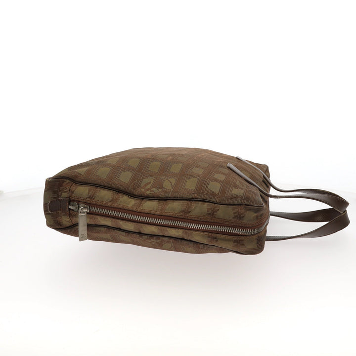 Chanel Handbag in Green Fabric