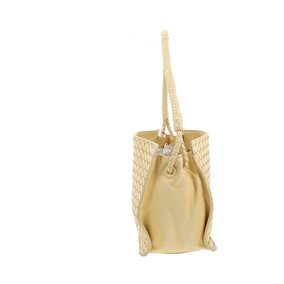 Bottega veneta Shoulder Bag in White Leather