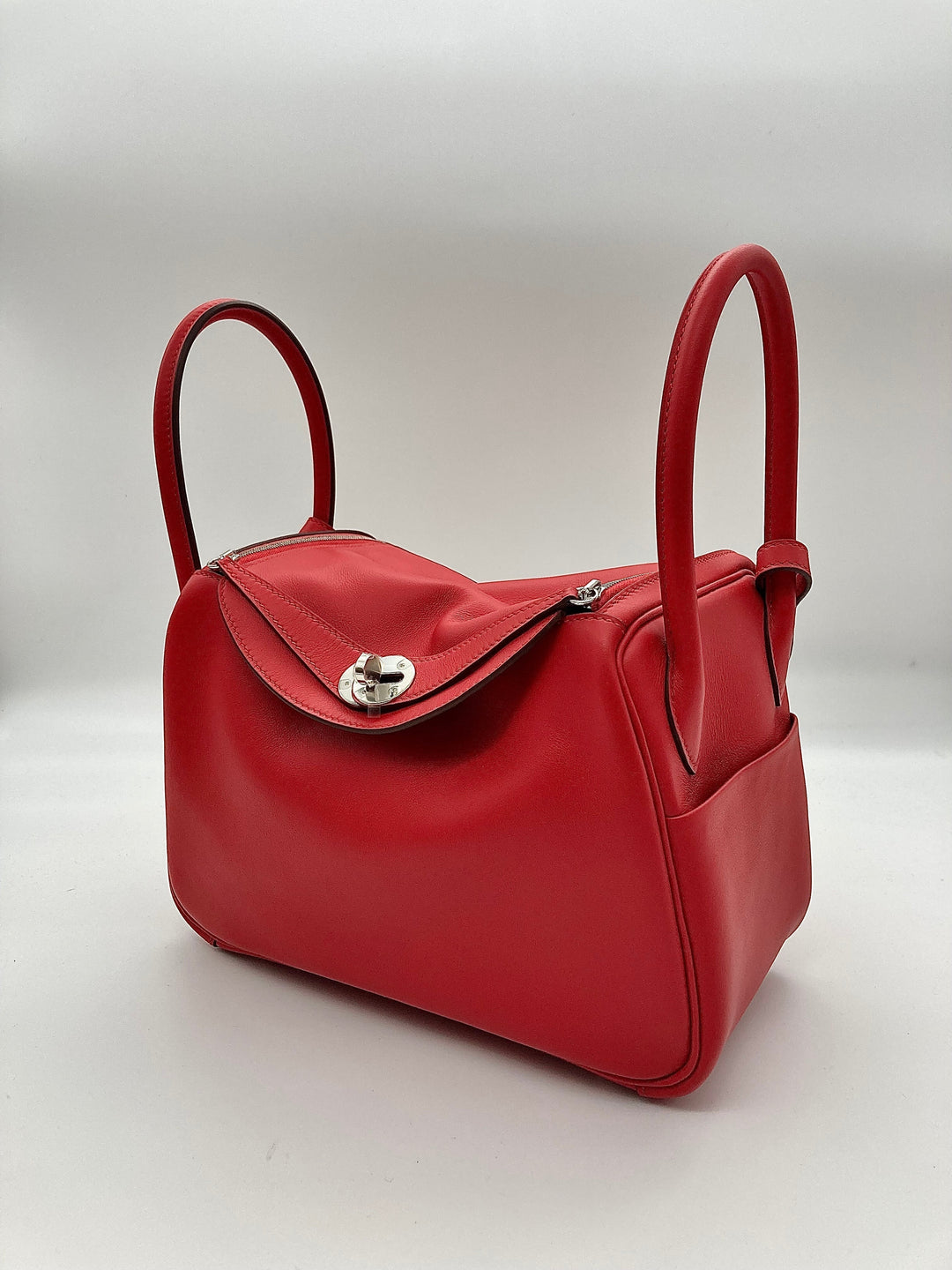 Top quality Hermes Lindy 26 Verso Swift Calfskin Rouge de Coeur/Rouge Piment PHW